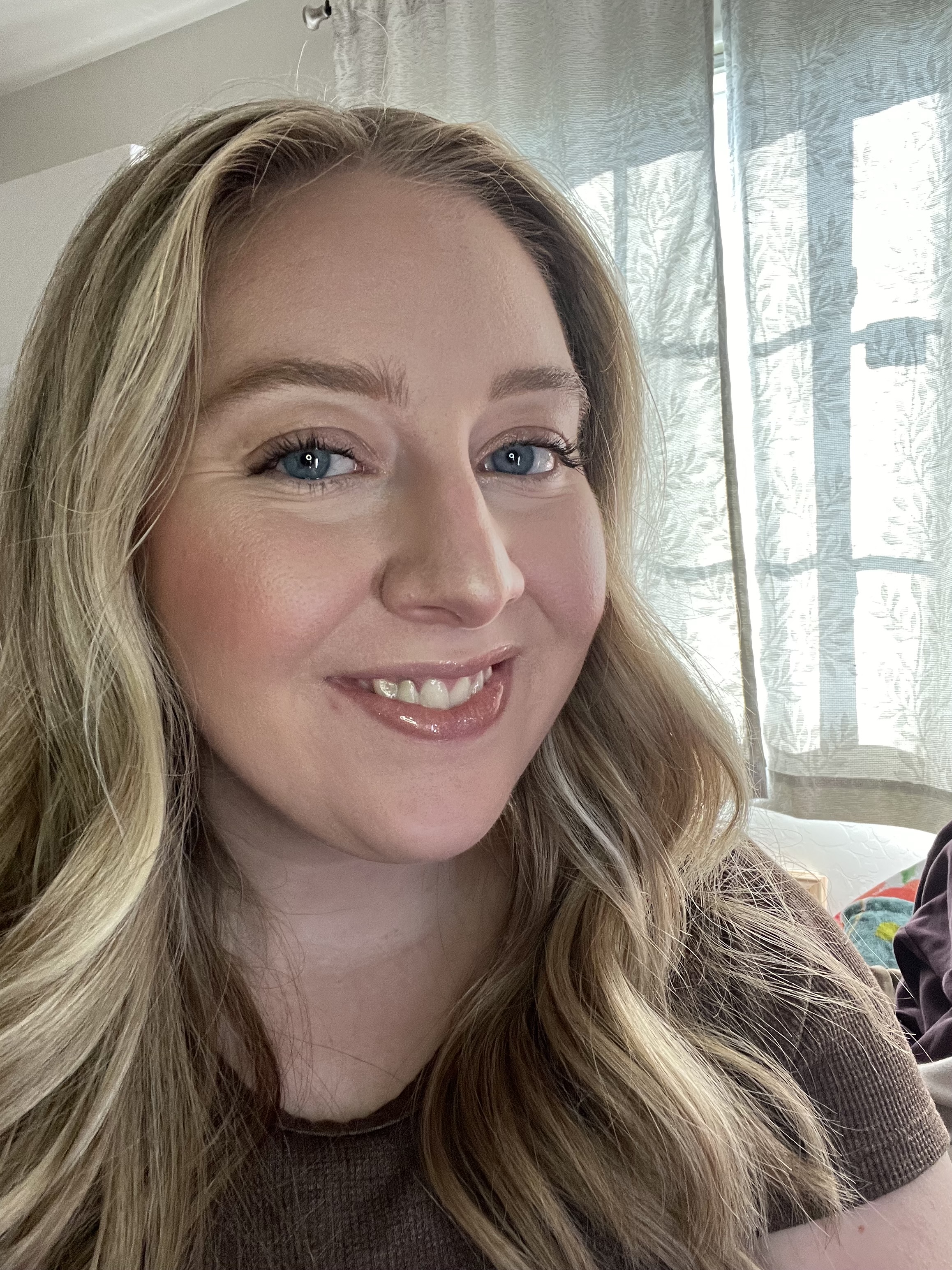 What’s on my makeup vanity?!? 💄 cover photo collage