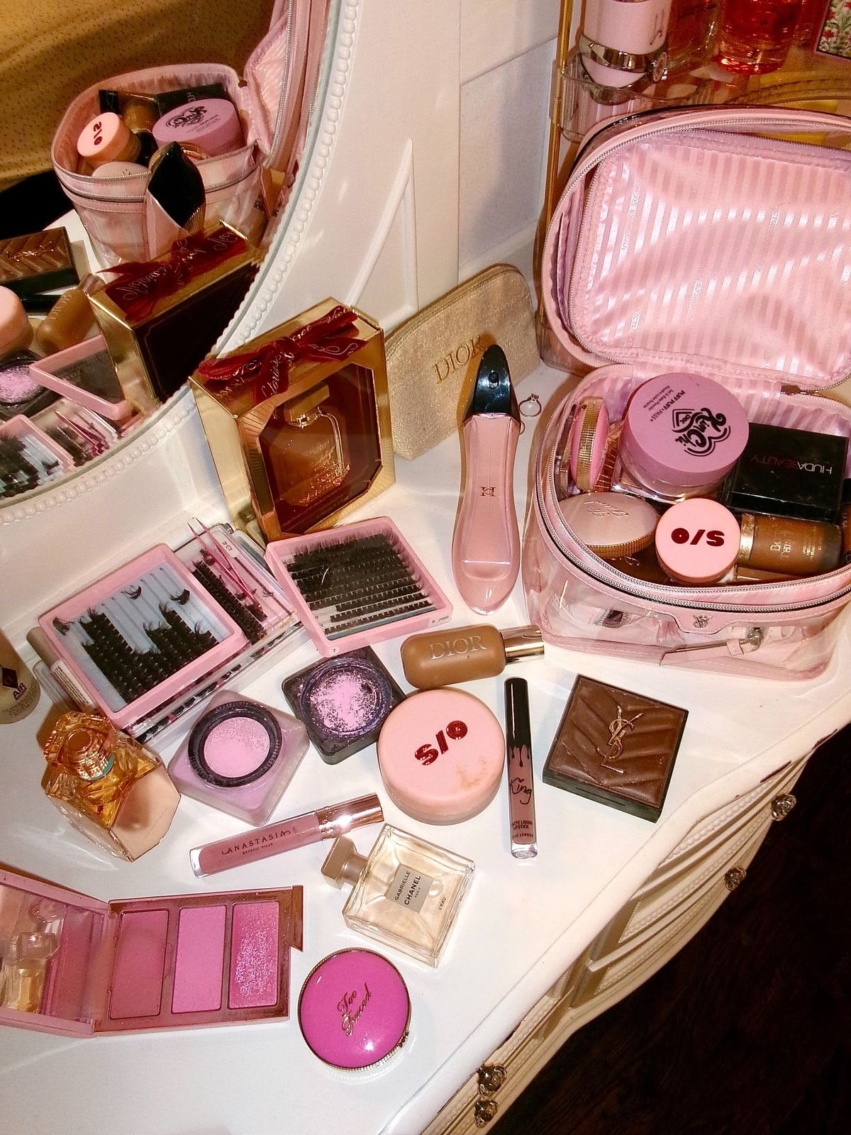 my holy grail makeup up products! cover photo collage