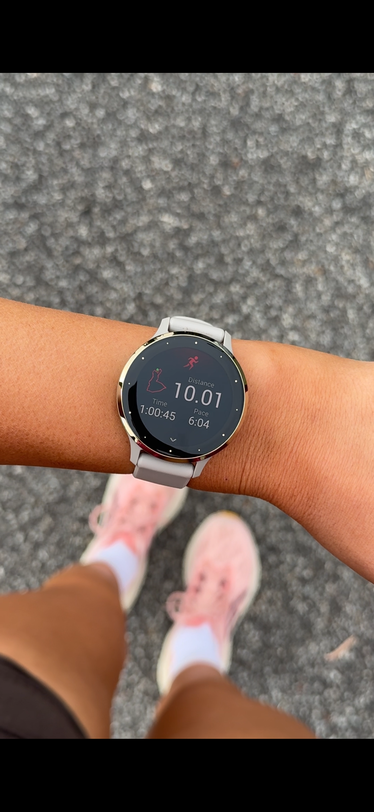 Essential running products for runners 🏃‍♀️ cover photo collage