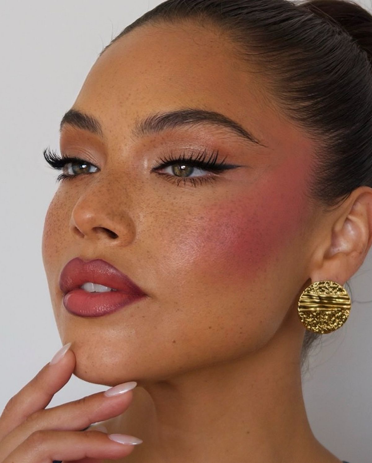 Beginners Makeup Guide💄 cover photo collage