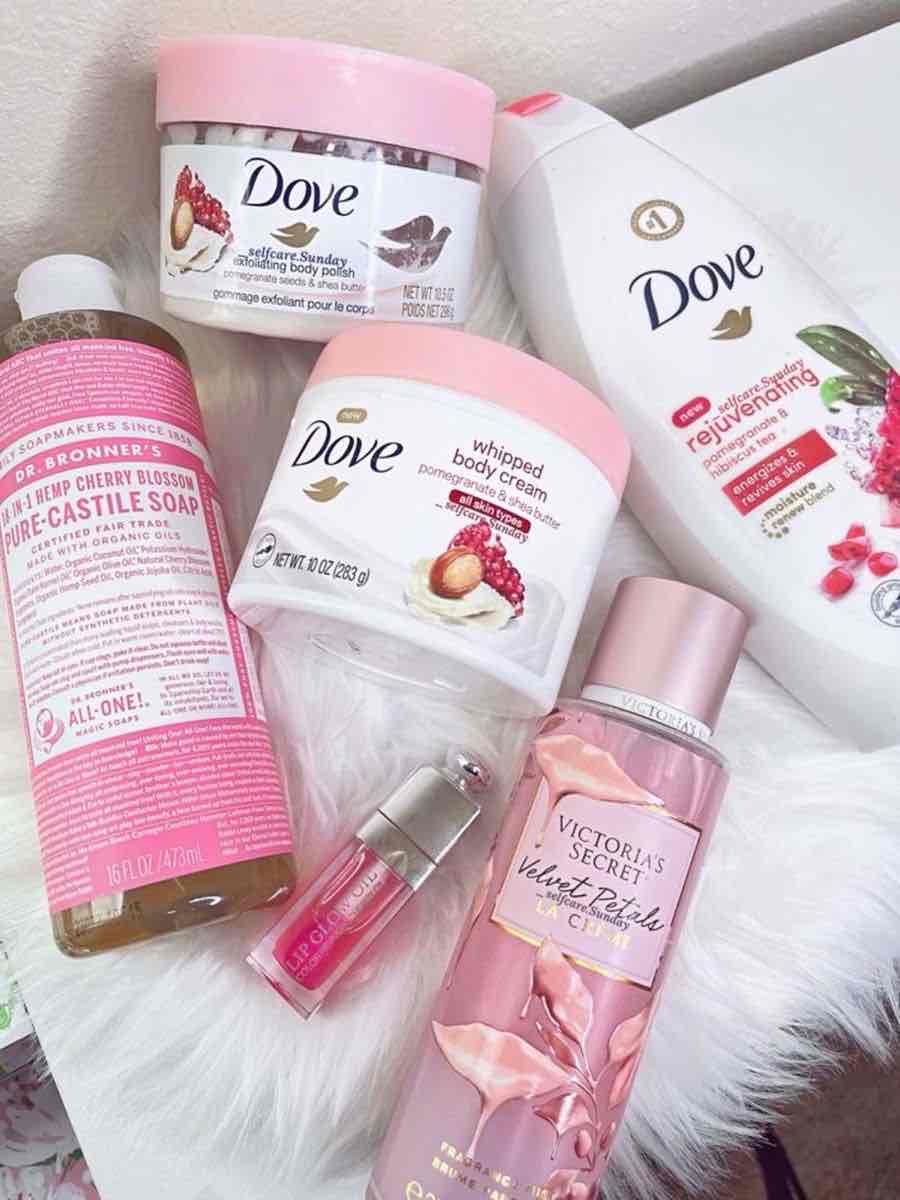 how do i smell like… cover photo collage