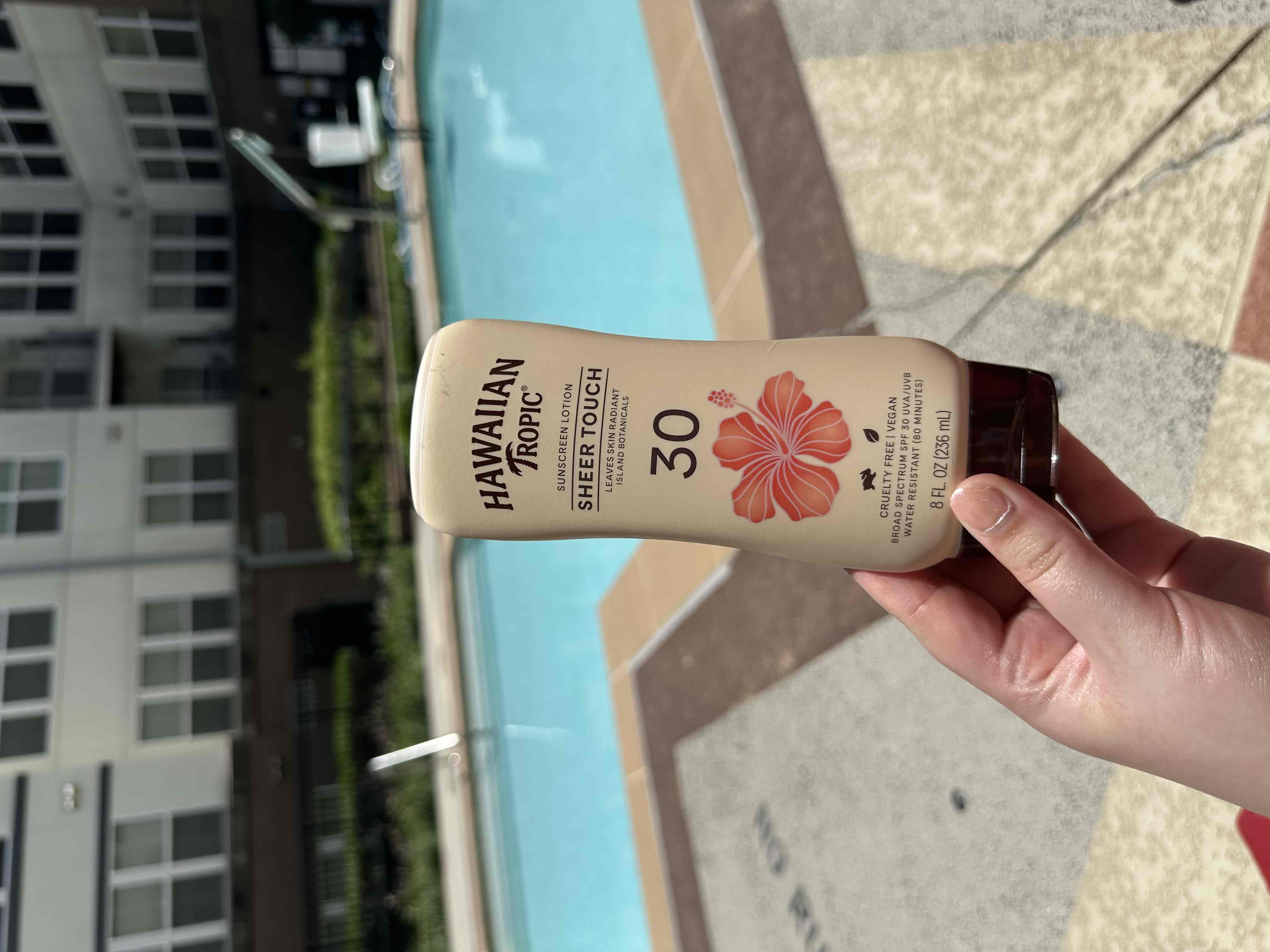 My Poolside Picks ☀️ Everything in my Pool Bag cover photo collage