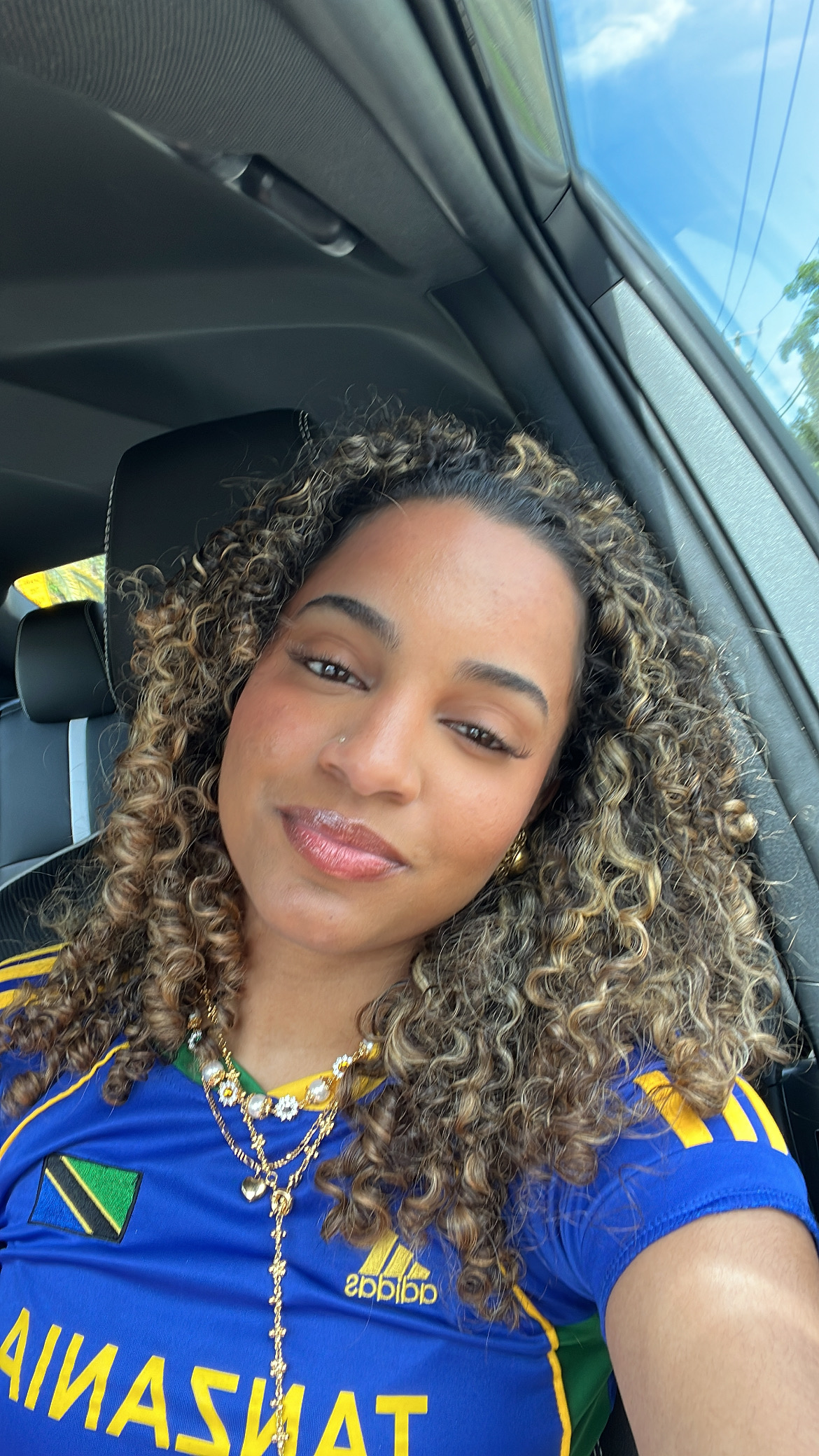 Non-Toxic and Sustainable Curly Hair Care➰ cover photo collage