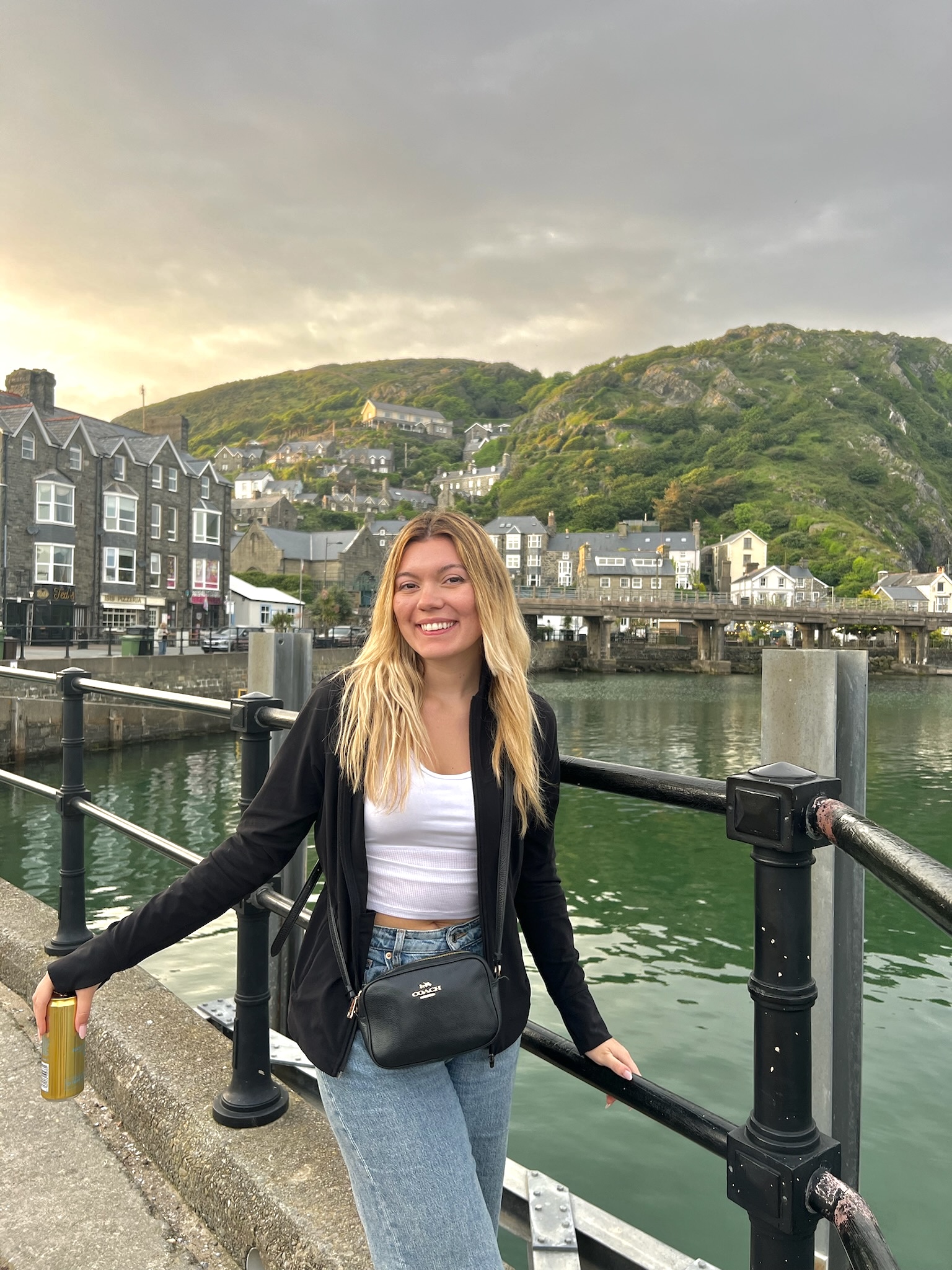 expert traveler advice: essentials for long travel days (and nights) cover photo collage