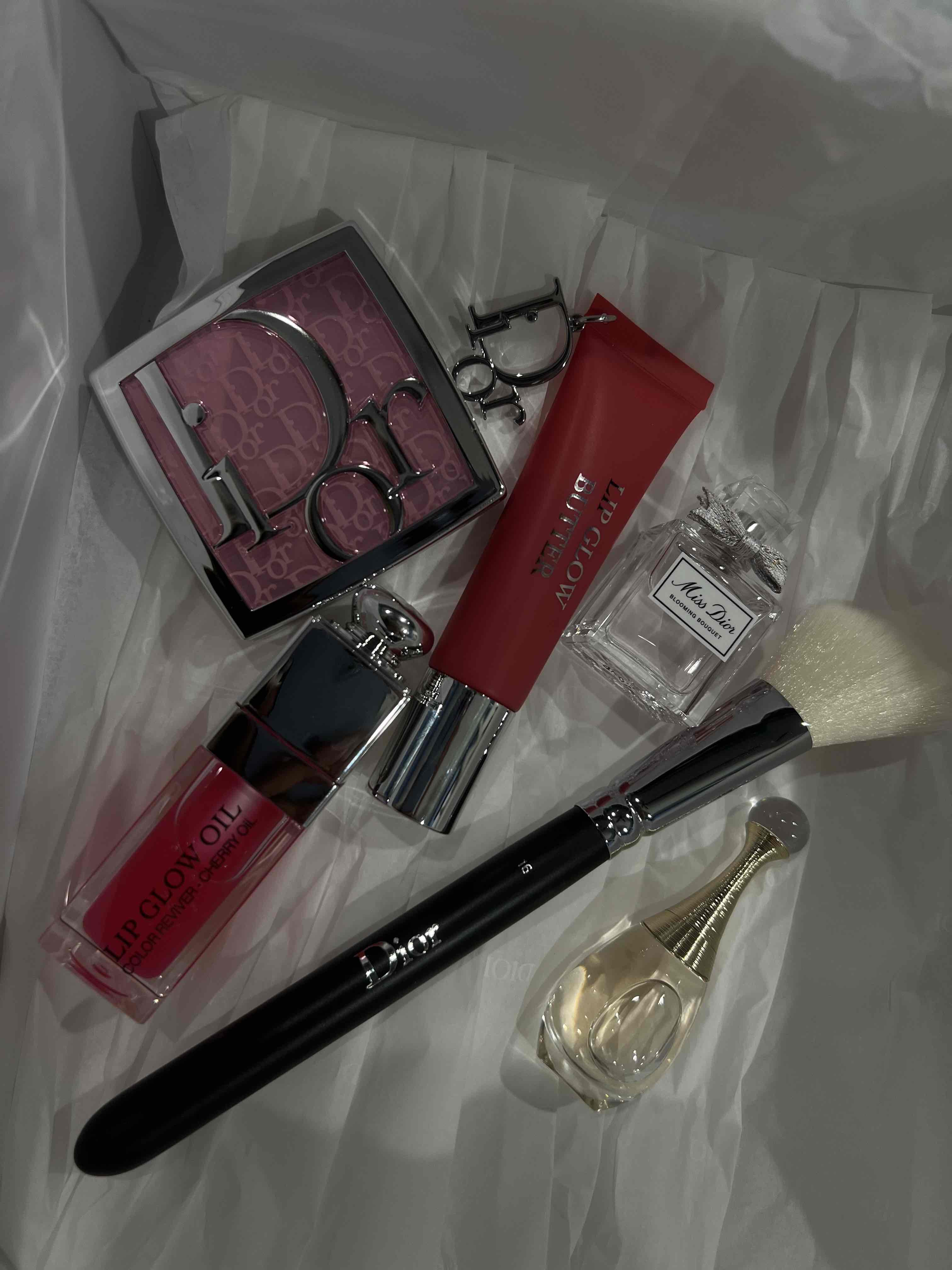 💄Amazing Makeup products that are worth your money ✨💋 cover photo collage