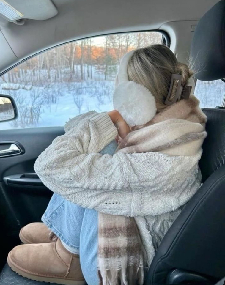 Winter must haves to stay cozy and look cute! ❄️🧣 cover photo collage